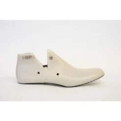 Riedell Vega (Skate Set) 12 Riedell Vega (Skate Set) -Swarovski Store 5347 7 14921.1567500550.1280.1280 54184.1569965187